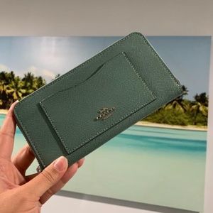 COACH ACCORDION ZIP WALLET - AQUAMARINE - NEW